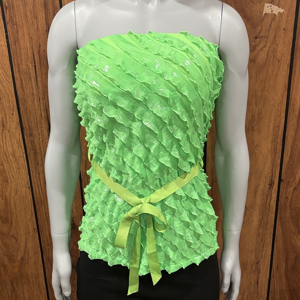 Green Ruffled Strapless Tank Top - Picture 4 of 10